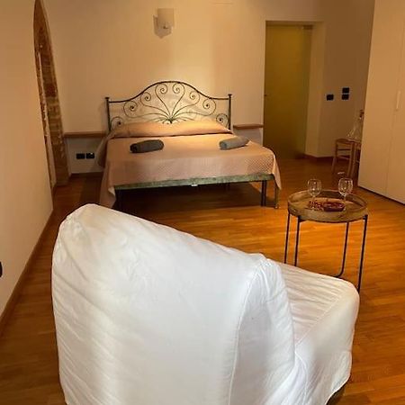 Apartamento Il Grappolo D'Alba Exterior foto