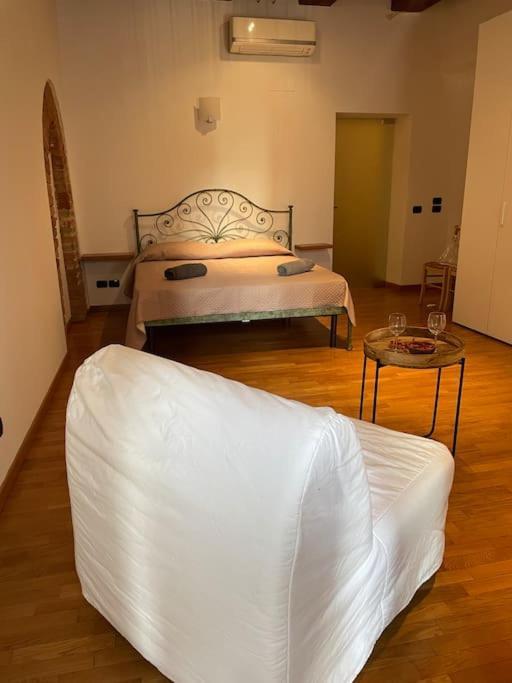 Apartamento Il Grappolo D'Alba Exterior foto
